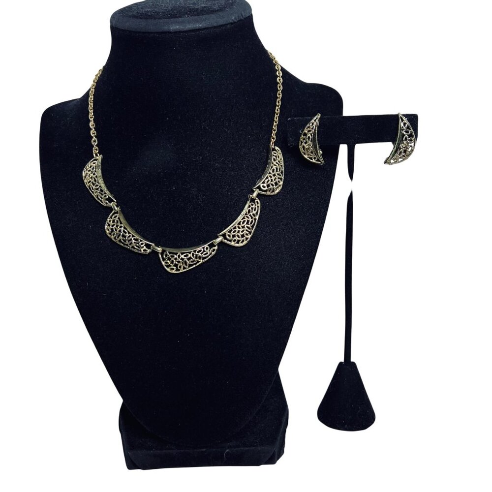 Vintage Gold Tone Filigree Statement Necklace & Clip On Earrings Set (5728)
